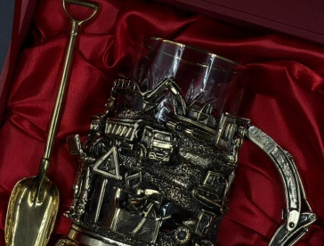 бронзовые подстаканники на различные профессии и тематики