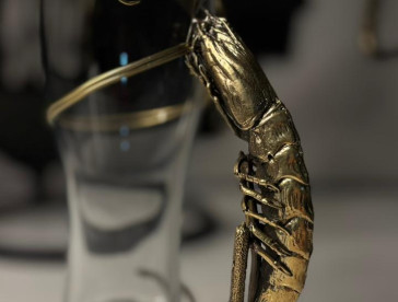 широкий выбор подарков из бронзы для любителей пенного